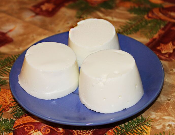 La gelée de caillé est un délicieux dessert du menu du régime Dukan